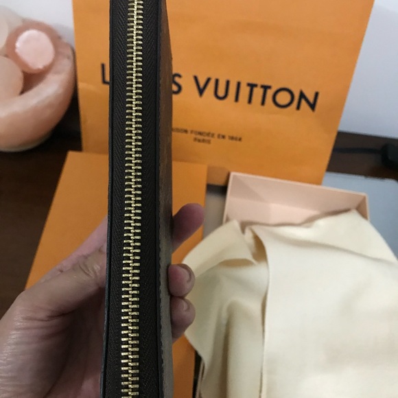 LV Clemence Wallet - Picture 4 of 12